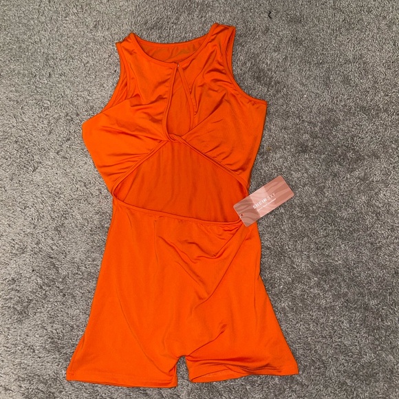 Romper - Picture 1 of 4